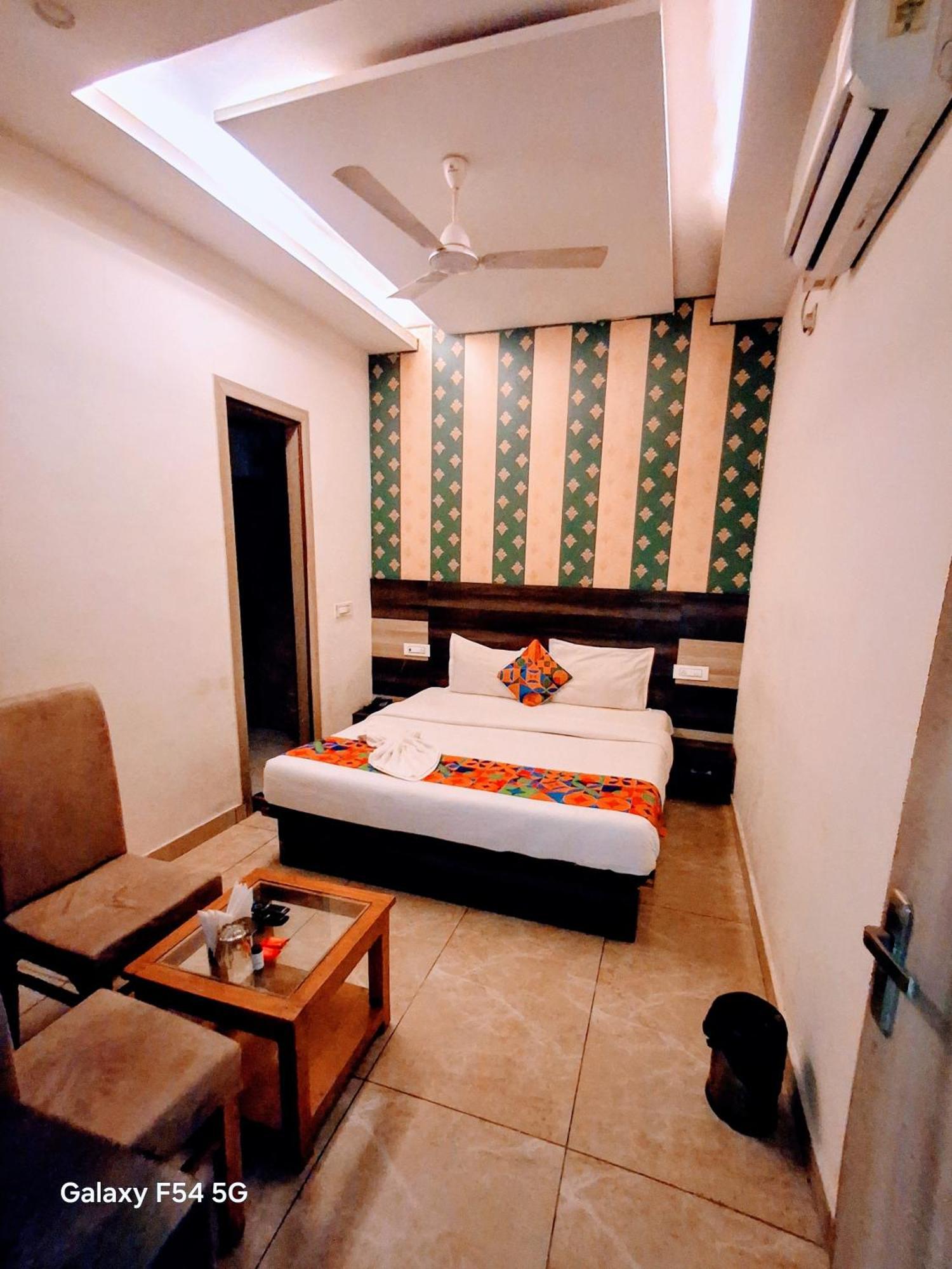 Hotel Welcome Residency Zirakpur Kültér fotó