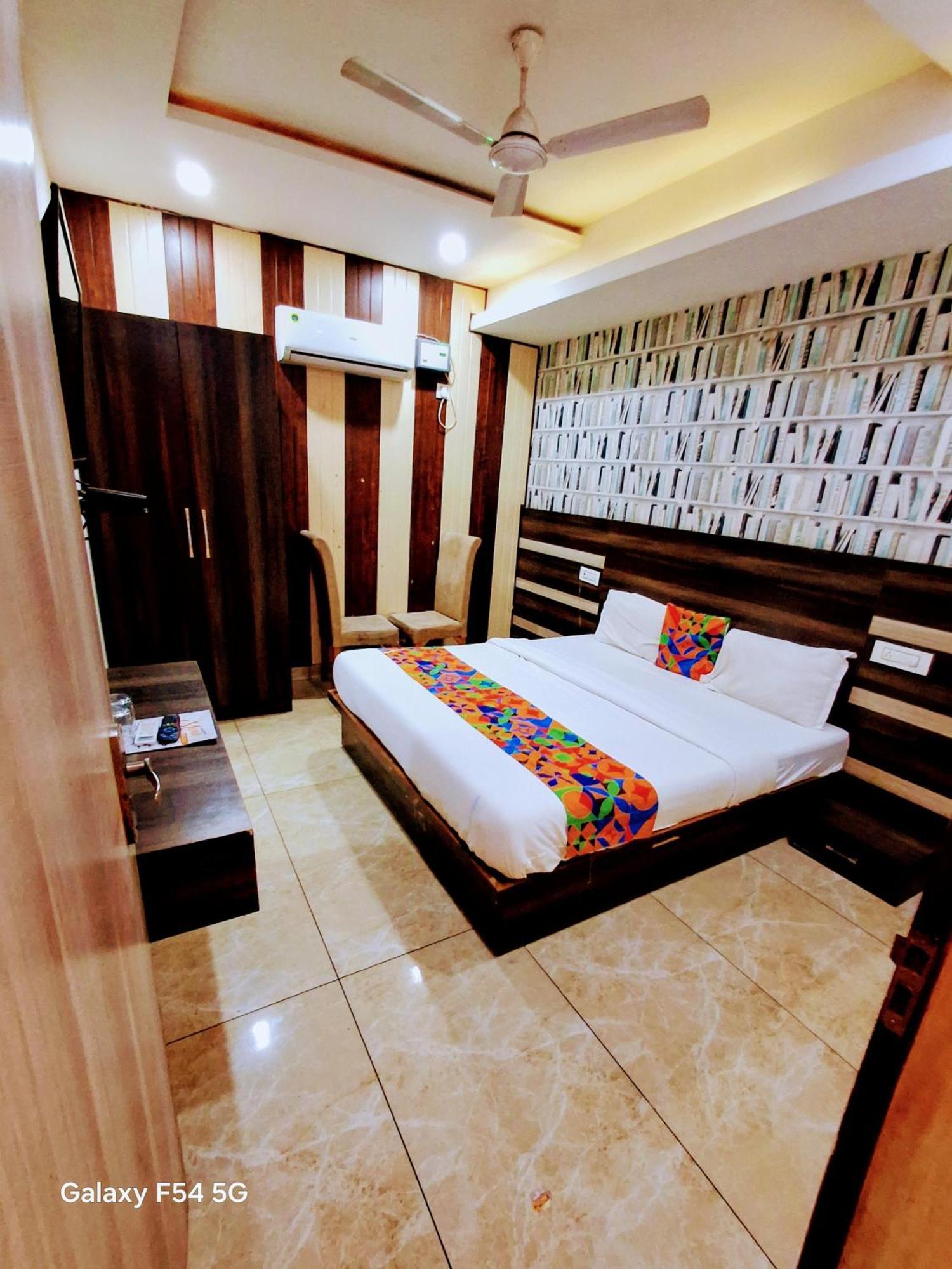 Hotel Welcome Residency Zirakpur Kültér fotó